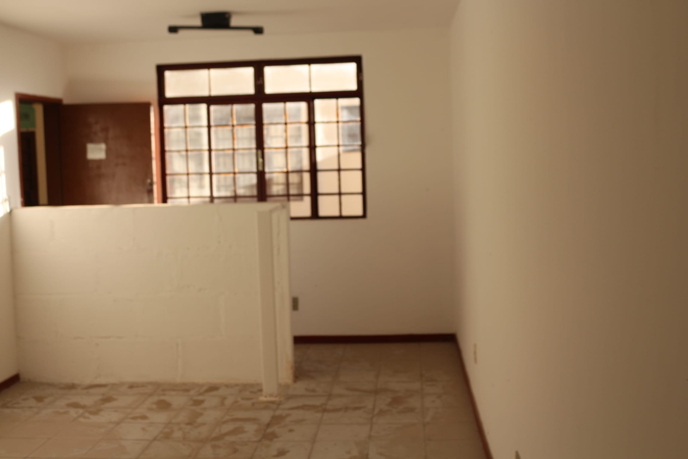 Sala com 36 m2 em Centro Comercial, local de muito comércio, para locação, Cachoeirinha, Belo Horizonte, MG - Ponto muito comercial. miniatura 10