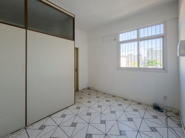 Sala com 26m², à venda ou para alugar, no bairro Centro em Pelotas