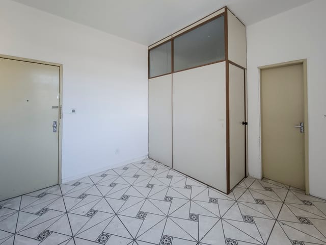 Sala com 26m², à venda ou para alugar, no bairro Centro em Pelotas