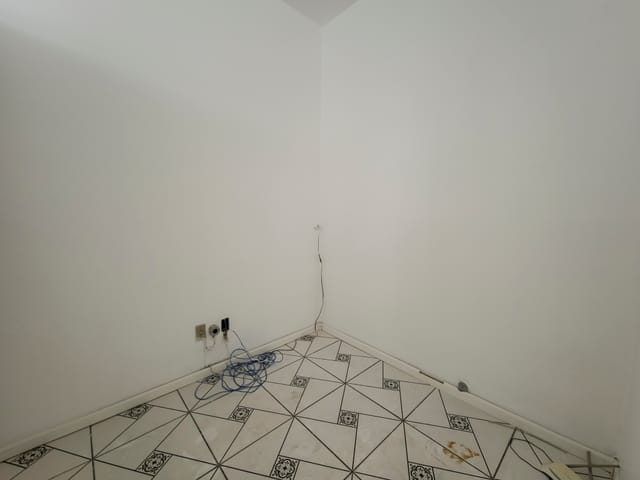 Sala com 26m², à venda ou para alugar, no bairro Centro em Pelotas
