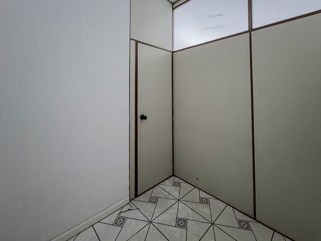 Sala com 26m², à venda ou para alugar, no bairro Centro em Pelotas