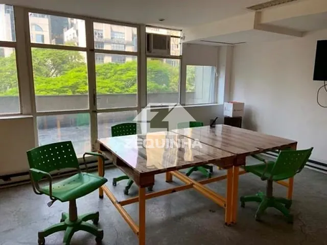 Sala com 448m², à venda, no bairro Pinheiros em Sao Paulo