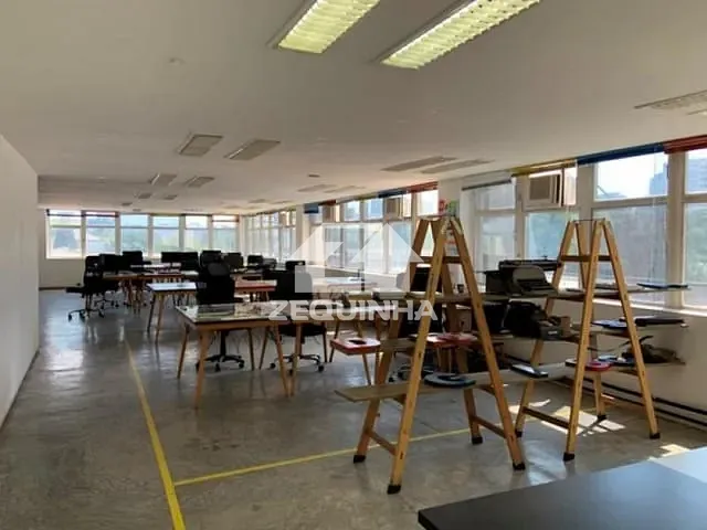Sala com 448m², à venda, no bairro Pinheiros em Sao Paulo