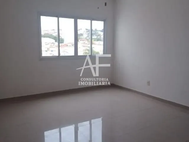 Sala com 35m², para alugar, no bairro Jardim Maria Augusta em Taubaté