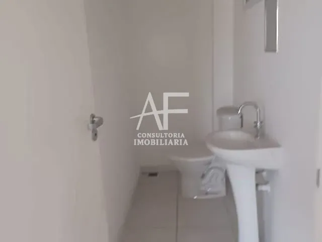 Sala com 35m², para alugar, no bairro Jardim Maria Augusta em Taubaté