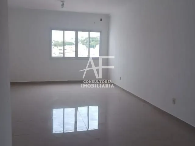 Sala com 35m², para alugar, no bairro Jardim Maria Augusta em Taubaté