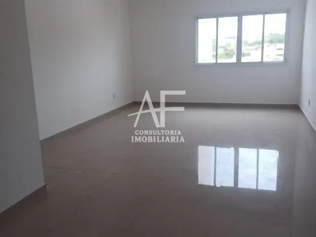 Sala com 35m², para alugar, no bairro Jardim Maria Augusta em Taubaté