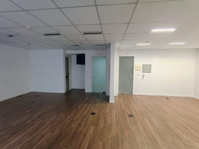 Sala para alugar, no bairro Rudge Ramos em São Bernardo do Campo