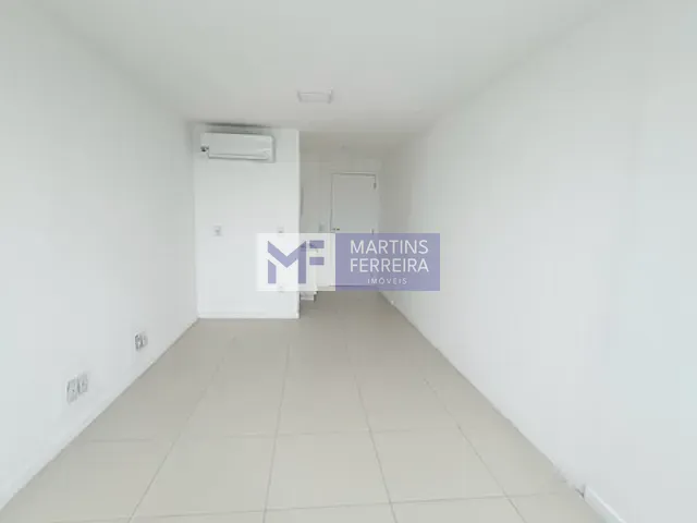 Sala com 25m², para alugar, no bairro Recreio dos Bandeirantes em Rio de Janeiro