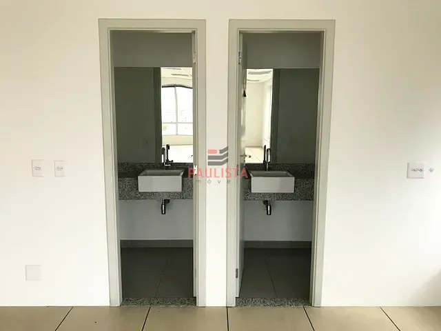 Sala à venda ou para alugar, no bairro Mirandópolis em São Paulo