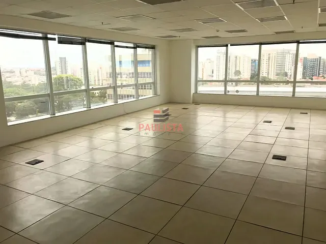 Sala à venda ou para alugar, no bairro Mirandópolis em São Paulo