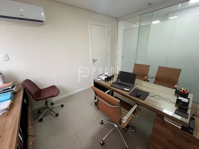 Sala à venda, no bairro Centro em Pelotas