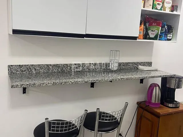 Sala à venda, no bairro Centro em Pelotas