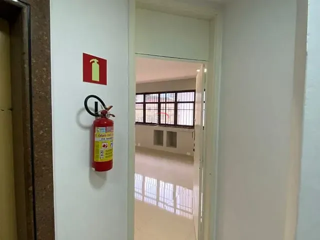 Sala com 171m², à venda, no bairro Centro em Londrina