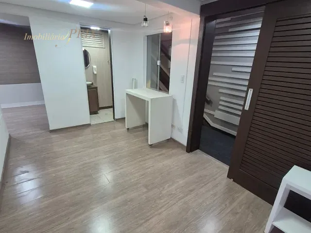 Sala com 167m², para alugar, no bairro Centro Cívico em Curitiba