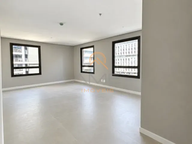 Sala com 32m², para alugar, no bairro São Gonçalo em Pelotas