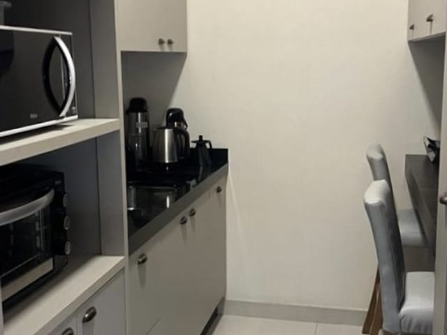 Sala com 104m², à venda, no bairro Meia Praia em Itapema