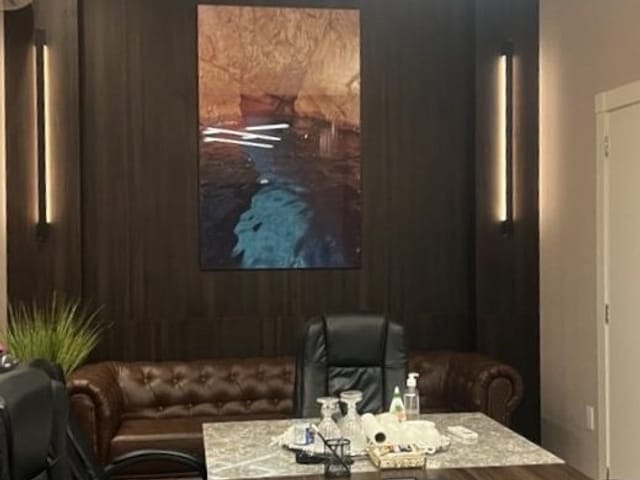 Sala com 104m², à venda, no bairro Meia Praia em Itapema