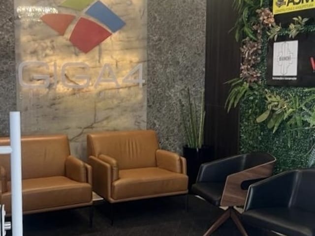 Sala com 104m², à venda, no bairro Meia Praia em Itapema