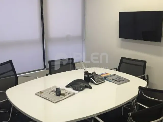 Sala com 113m², para alugar, no bairro Cerqueira César em São Paulo
