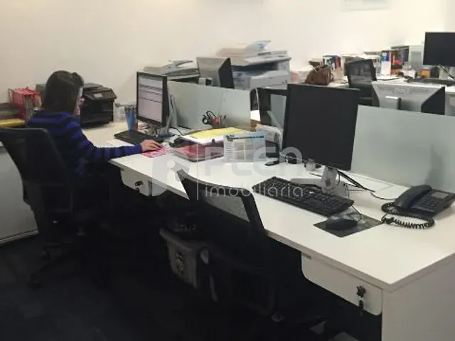 Sala com 113m², para alugar, no bairro Cerqueira César em São Paulo
