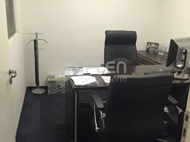 Sala com 113m², para alugar, no bairro Cerqueira César em São Paulo