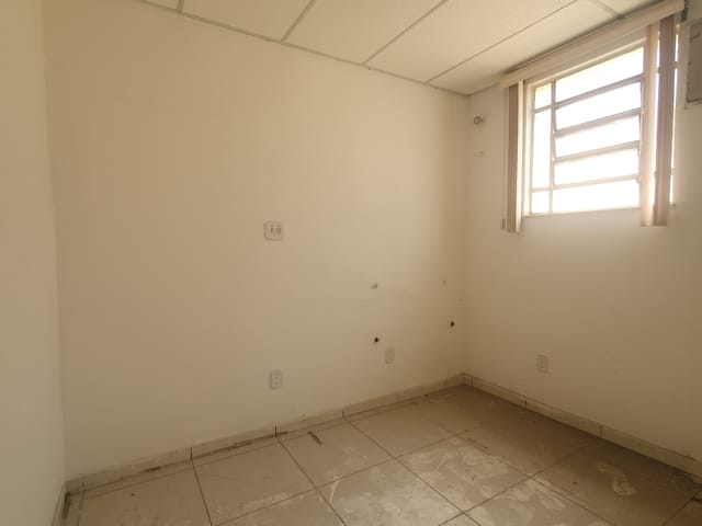 Sala para alugar, no bairro Campo Grande em Rio de Janeiro