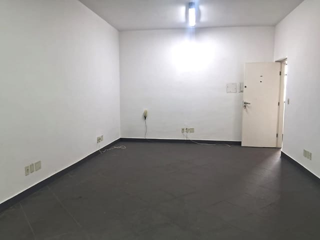 Foto do Sala - 🏬 Sua Oportunidade de Negócio! Sala Comercial 30m² com Banheiro Privativo e Localização Estratégica! à 900m da Estação Belém | Organização Imobiliária Açores