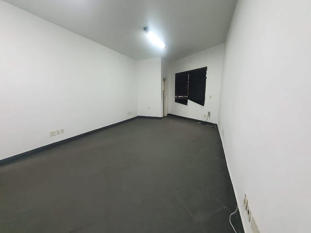 Foto do Sala - 🏬 Sua Oportunidade de Negócio! Sala Comercial 30m² com Banheiro Privativo e Localização Estratégica! à 900m da Estação Belém | Organização Imobiliária Açores