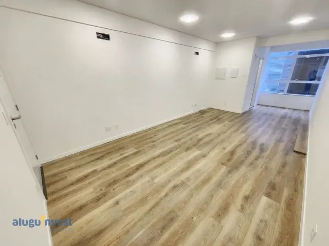 Sala com 42m², para alugar, no bairro Vargem Grande em Florianópolis
