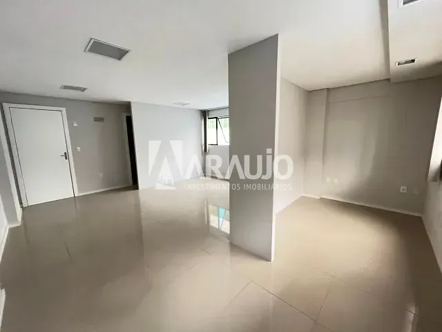 Sala com 60m², à venda, no bairro Centro em Itajaí