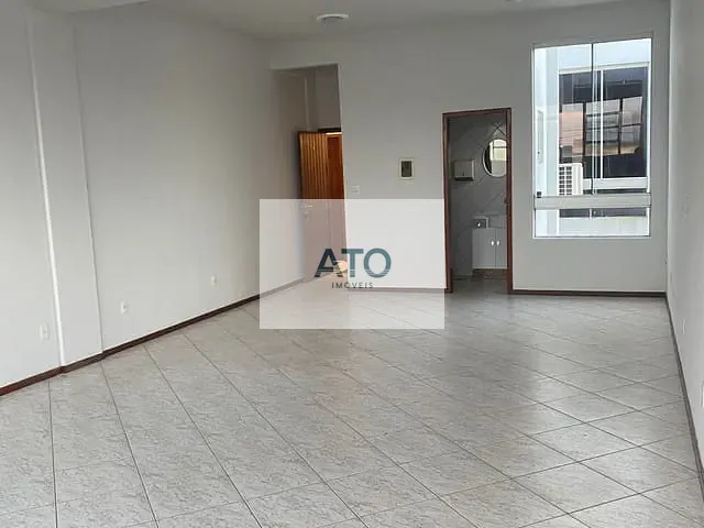Sala com 50m², para alugar, no bairro Centro em Tijucas