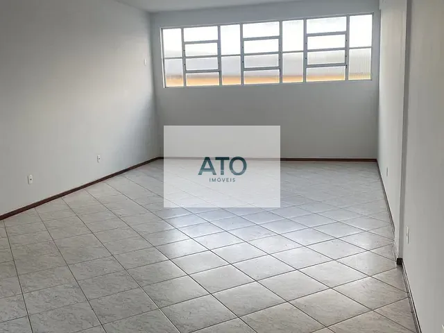 Sala com 50m², para alugar, no bairro Centro em Tijucas