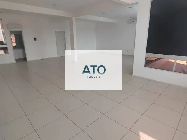 Sala com 90m², para alugar, no bairro Centro em Tijucas