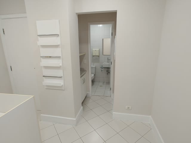 Sala para alugar, no bairro Paraíso em São Paulo
