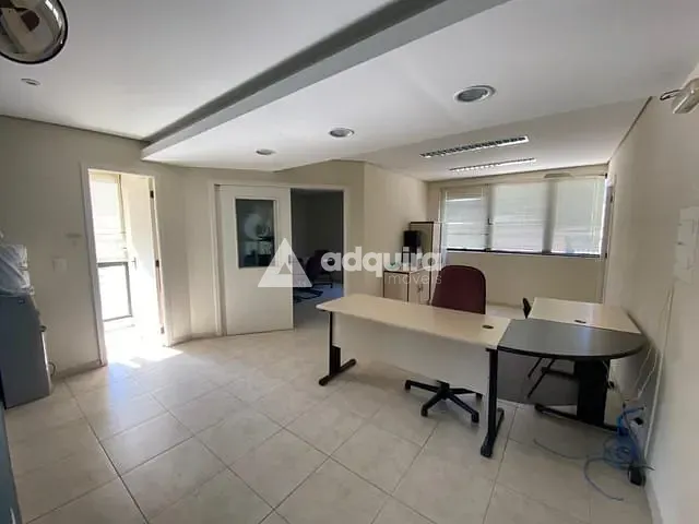 Sala com 95m², para alugar, no bairro Centro em Ponta Grossa