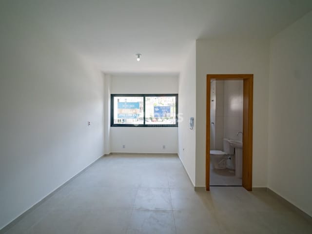 Sala com 27m², para alugar, no bairro Portal dos Ipês II em Cajamar