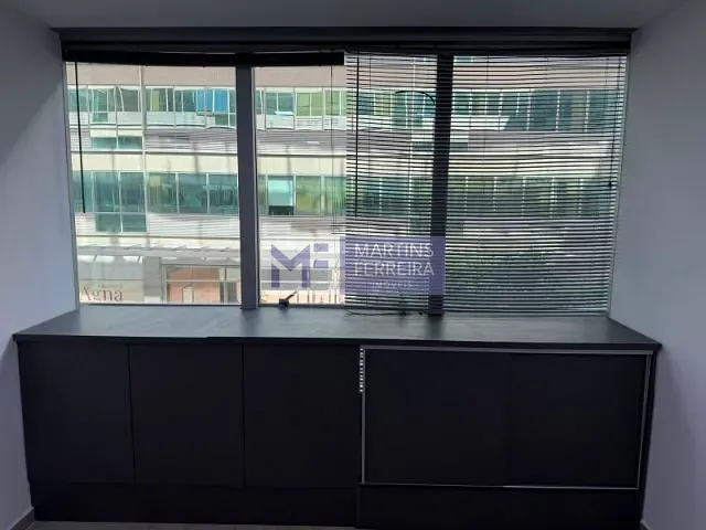 Sala à venda, no bairro Recreio dos Bandeirantes em Rio de Janeiro