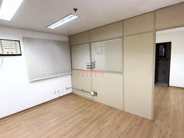 Sala à venda ou para alugar, no bairro Mirandópolis em São Paulo