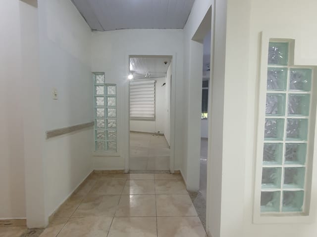 Sala para alugar, no bairro Campo Grande em Rio de Janeiro