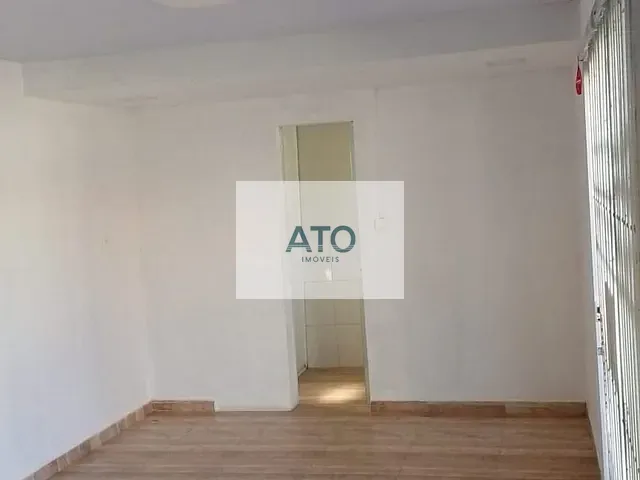 Sala com 27m², para alugar, no bairro Centro em Tijucas