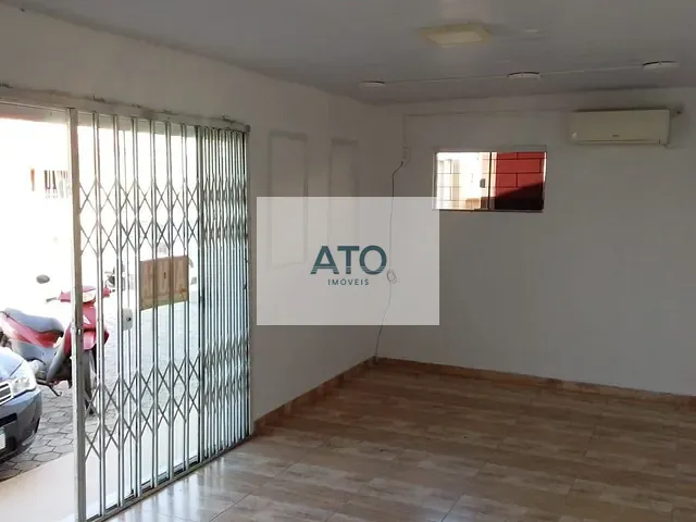 Sala com 27m², para alugar, no bairro Centro em Tijucas