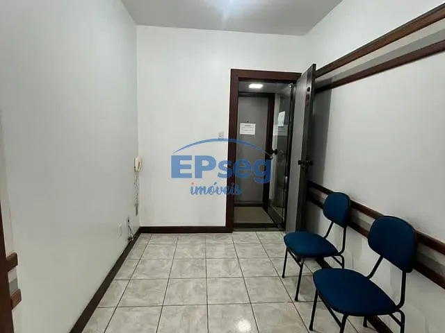 Sala para alugar, no bairro Graça em Salvador
