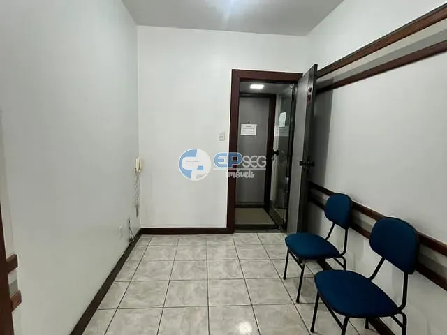 Sala para alugar, no bairro Graça em Salvador