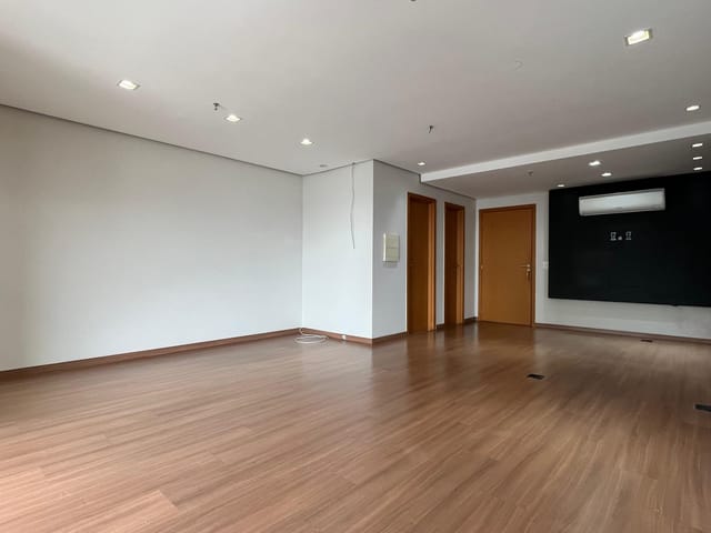 Sala com 80m², à venda, no bairro Bela Suiça em Londrina