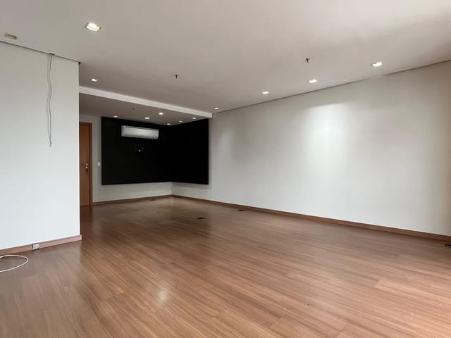 Sala com 80m², à venda, no bairro Bela Suiça em Londrina