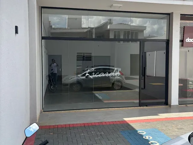 Sala para alugar, no bairro Centro em Arapongas