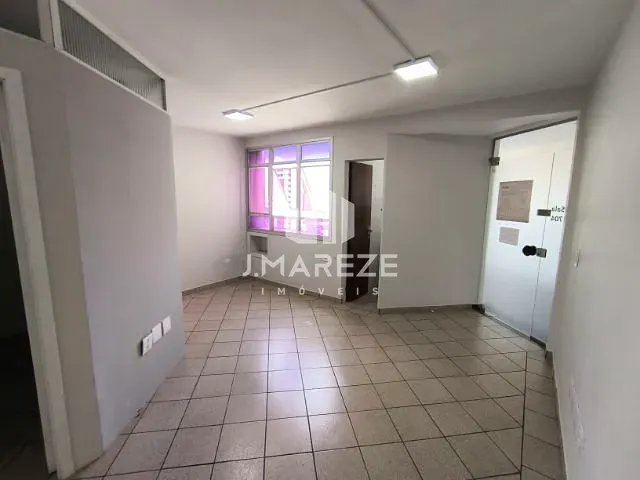 Prédio à venda, no bairro Centro em Apucarana