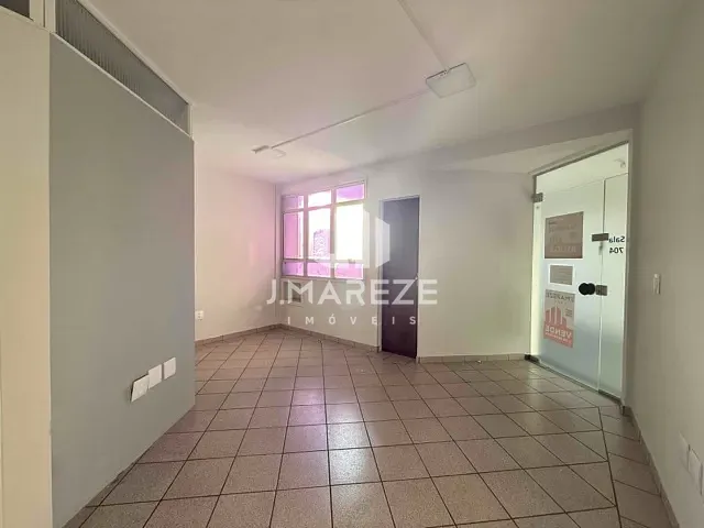 Prédio à venda, no bairro Centro em Apucarana