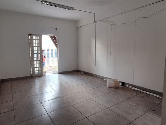 Sala para alugar, no bairro Centro em Cambé